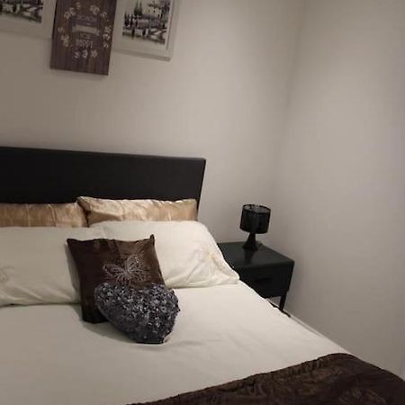 Amazing Luxury One Bedroom Apartment In The Heart Of Preston Престън Екстериор снимка