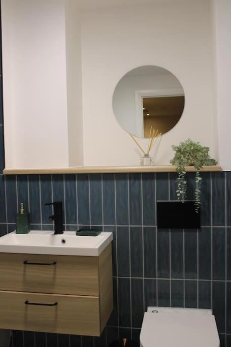 Amazing Luxury One Bedroom Apartment In The Heart Of Preston Престън Екстериор снимка