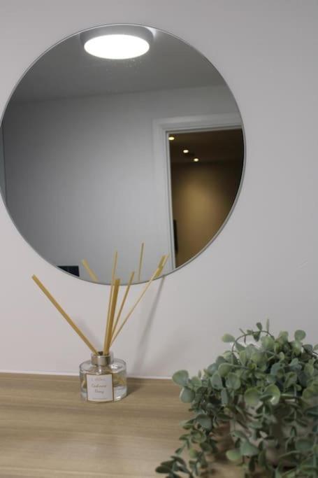 Amazing Luxury One Bedroom Apartment In The Heart Of Preston Престън Екстериор снимка