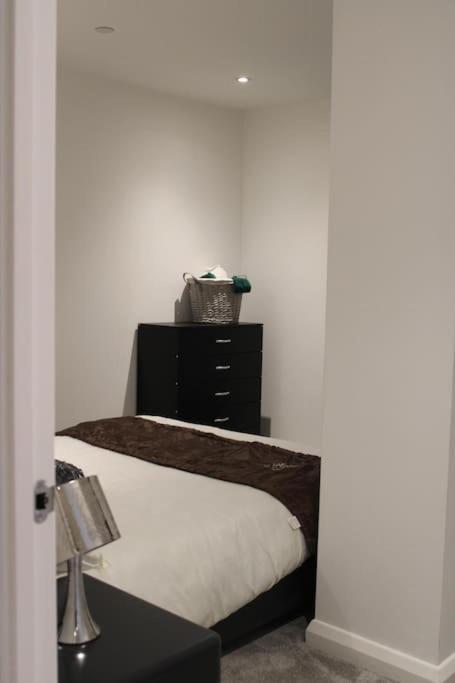 Amazing Luxury One Bedroom Apartment In The Heart Of Preston Престън Екстериор снимка